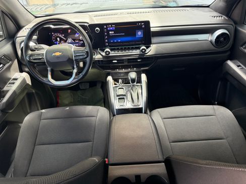 Used 2024 Chevrolet Colorado LT image 2