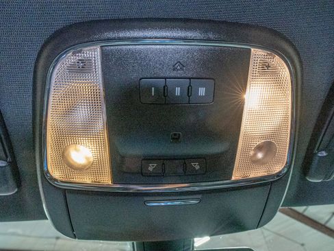 Used 2021 Chrysler 300 S image 22