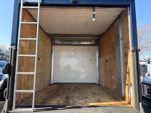 Used 2018 Chevrolet Express 3500 image 7