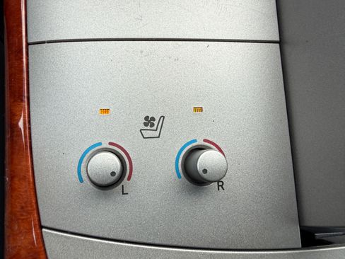 Used 2007 Toyota Avalon Limited image 39