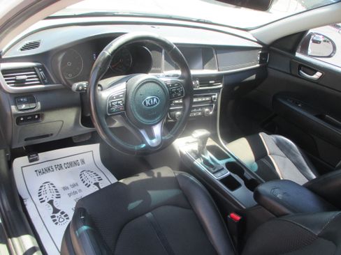 Used 2018 Kia Optima S FWD image 7