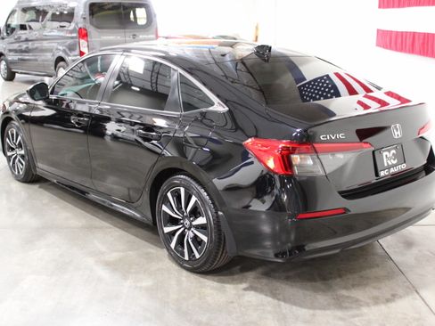 Used 2022 Honda Civic EX Sedan image 3