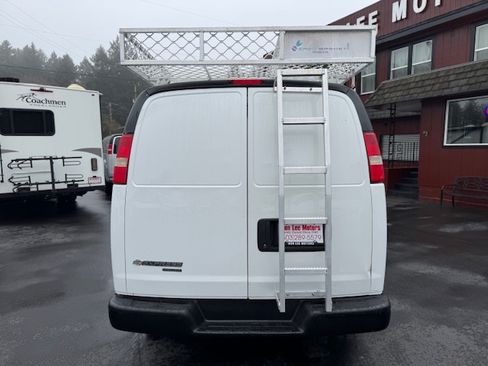 Used 2014 Chevrolet Express 3500 image 24