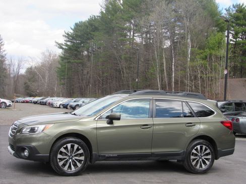 Used 2017 Subaru Outback 3.6R Limited image 2