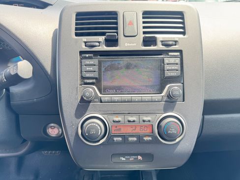 Used 2017 Nissan Leaf S image 25