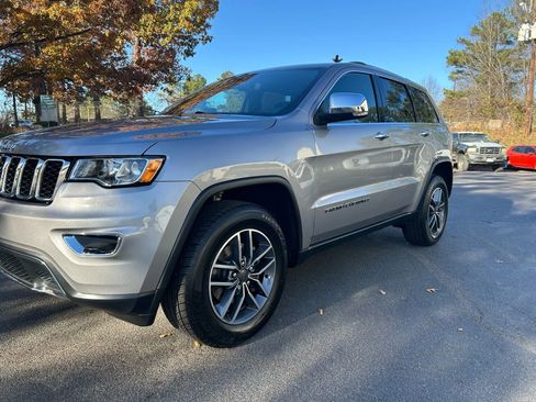 Used 2019 Jeep Grand Cherokee Limited image 11