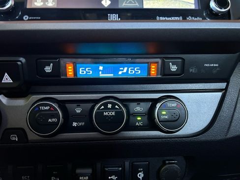 Used 2022 Toyota Tacoma TRD Off-Road image 22