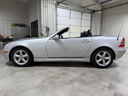 Used 2001 Mercedes-Benz SLK 320 image 9