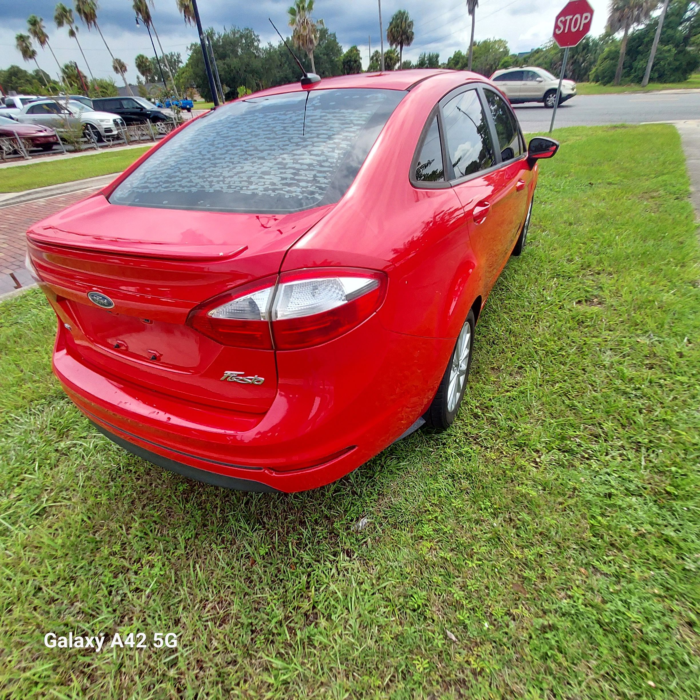 Used 2014 Ford Fiesta SE Sedan FWD image 5