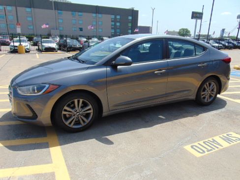 Used 2018 Hyundai Elantra SEL image 4
