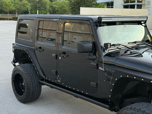 Used 2015 Jeep Wrangler 4WD Unlimited Sport image 59