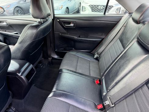 Used 2015 Toyota Camry SE Sedan FWD image 12