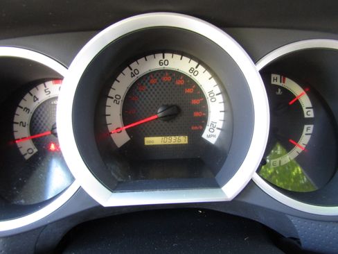 Used 2013 Toyota Tacoma 4x4 Double Cab TRD Off Road image 16