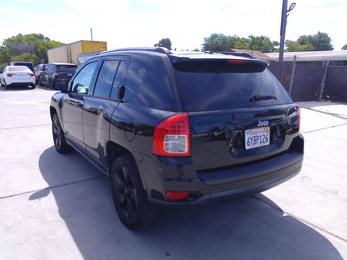 Used 2012 Jeep Compass Sport FWD image 3