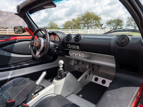 Used 2005 Lotus Elise image 24