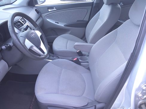 Used 2012 Hyundai Accent GLS image 7