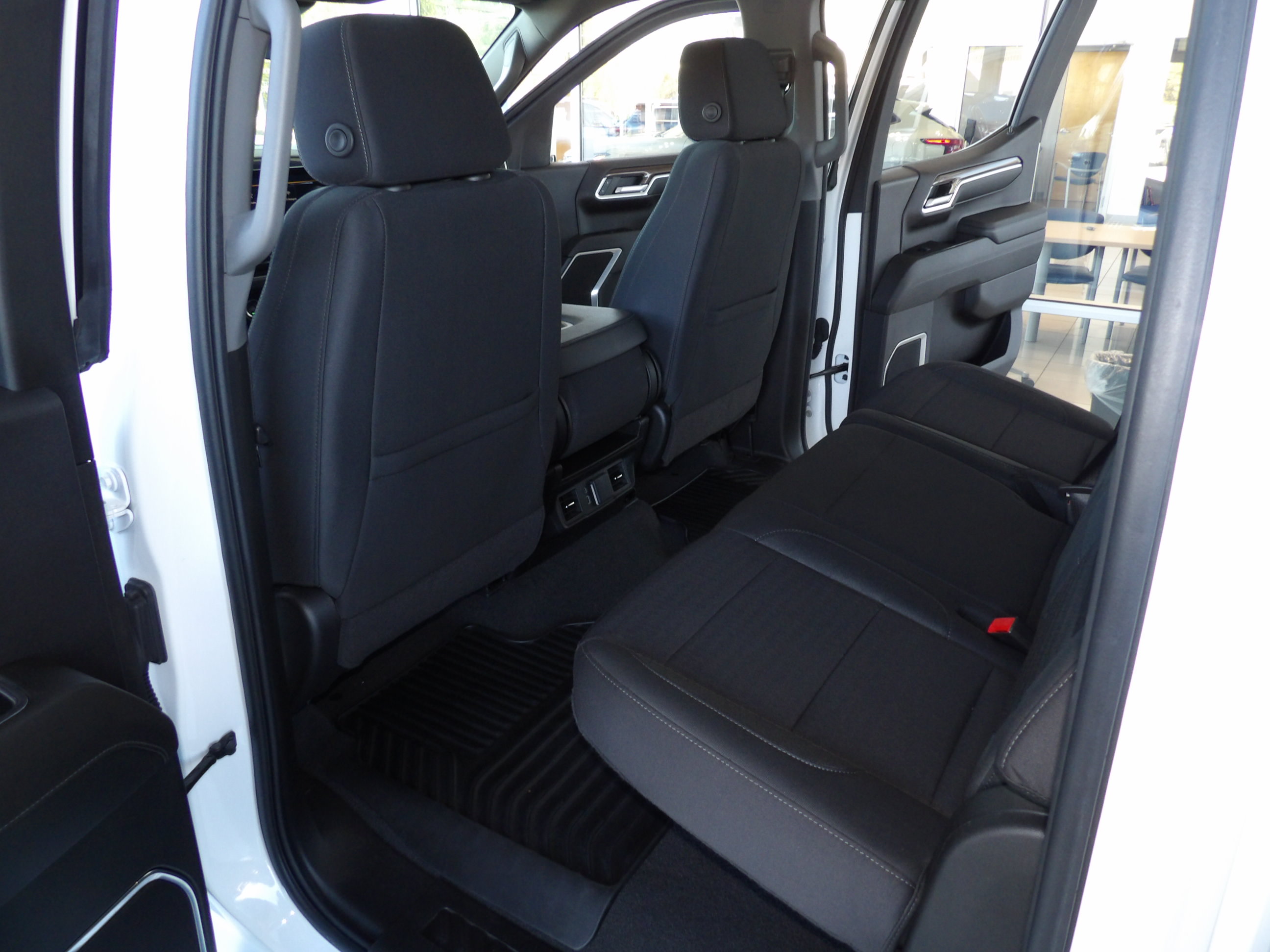 Used 2024 Chevrolet Silverado 1500 4x4 Crew Cab LT image 19