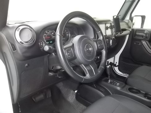 Used 2017 Jeep Wrangler 4WD Unlimited Sport image 22