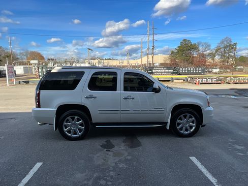Used 2012 GMC Yukon Denali image 4