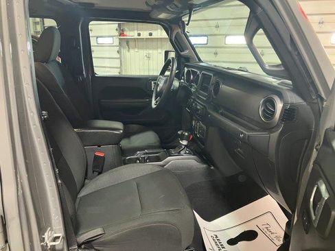 Used 2023 Jeep Gladiator Sport image 24