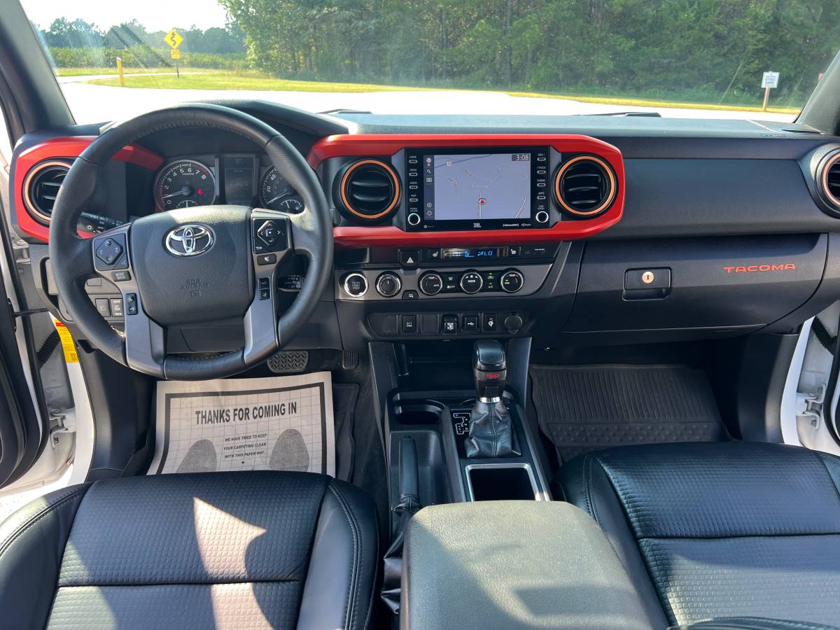 Used 2020 Toyota Tacoma TRD Sport AWD/4WD image 18