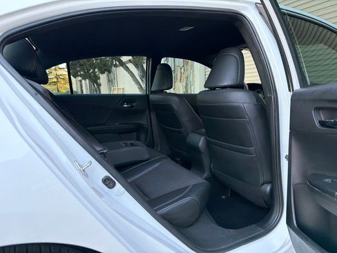 Used 2017 Honda Accord Sport image 12