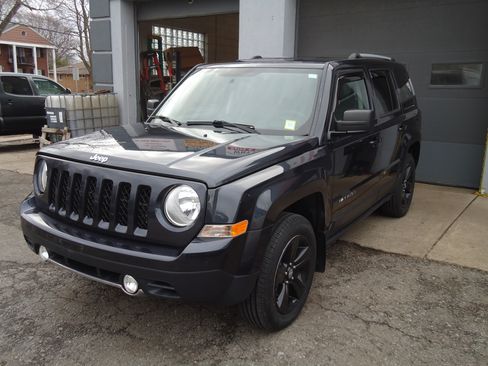 Used 2015 Jeep Patriot Limited image 2