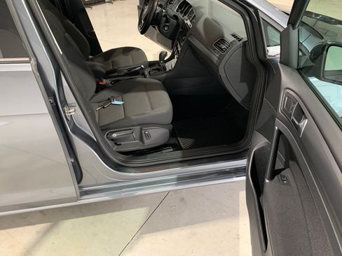 Used 2018 Volkswagen Golf Alltrack S image 16