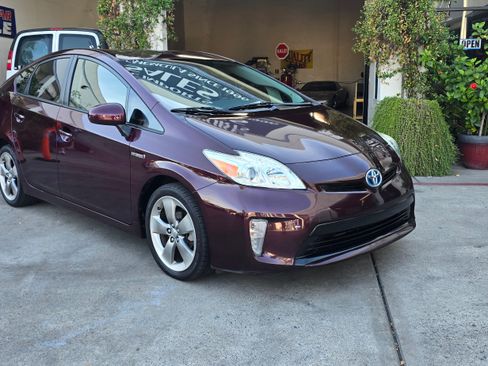 Used 2013 Toyota Prius Persona Series image 2