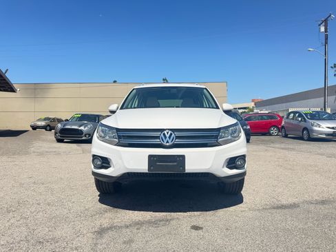 Used 2012 Volkswagen Tiguan FWD image 13