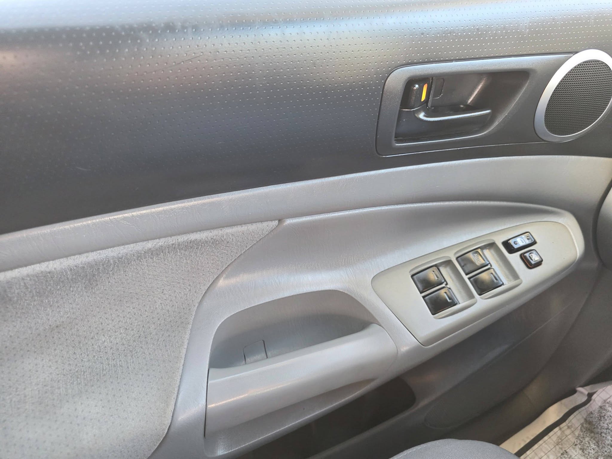 Used 2005 Toyota Tacoma 2WD Double Cab PreRunner image 15