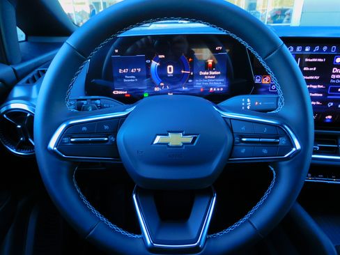 New 2026 Chevrolet Equinox EV LT image 28