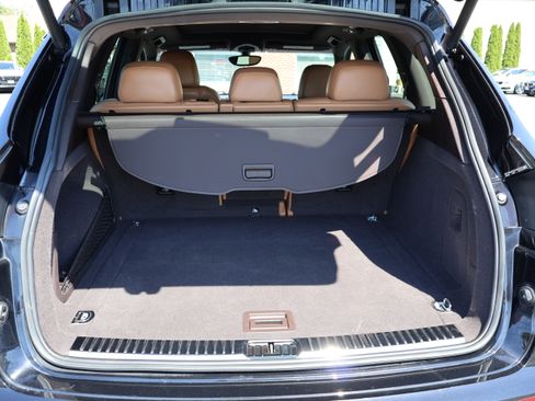 Used 2016 Porsche Cayenne S image 12