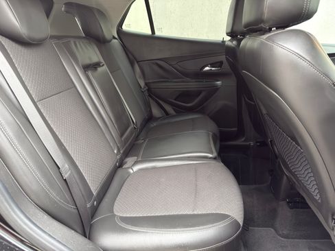 Used 2021 Buick Encore Preferred image 17