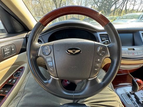 Used 2012 Hyundai Genesis 4.6 image 21