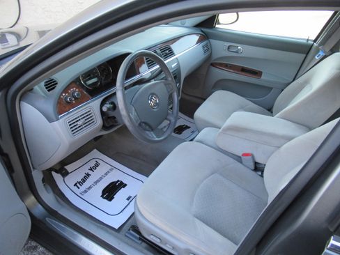 Used 2005 Buick LaCrosse CX image 9