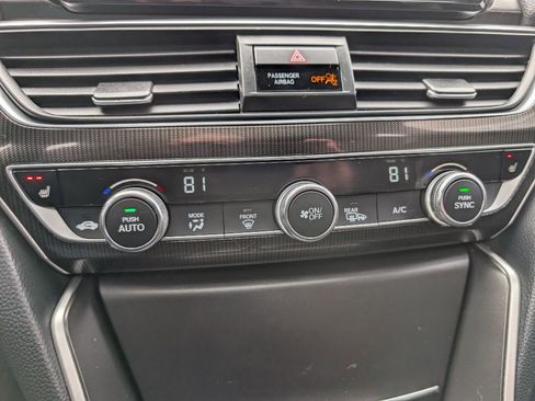 Used 2018 Honda Accord Sport image 13