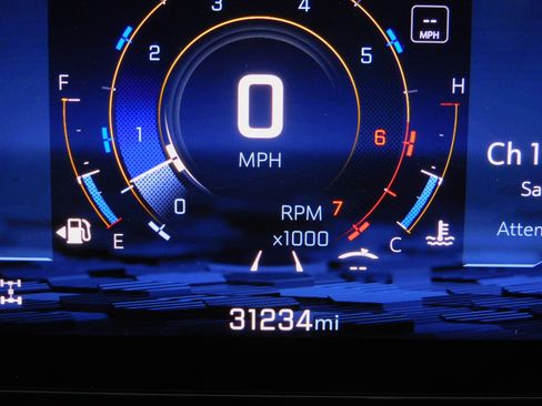 Used 2025 Chevrolet Suburban Z71 image 25