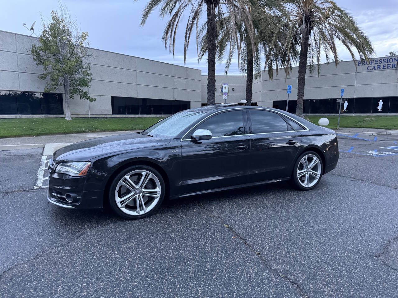 Used 2013 Audi S8 Plus AWD/4WD image 3