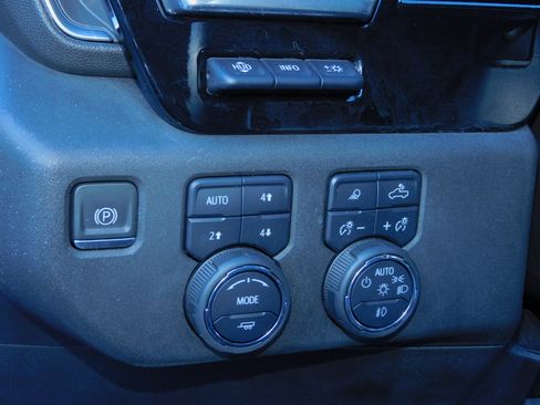 Used 2024 Chevrolet Silverado 3500 LTZ image 34