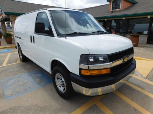 Used 2022 Chevrolet Express 2500 image 1