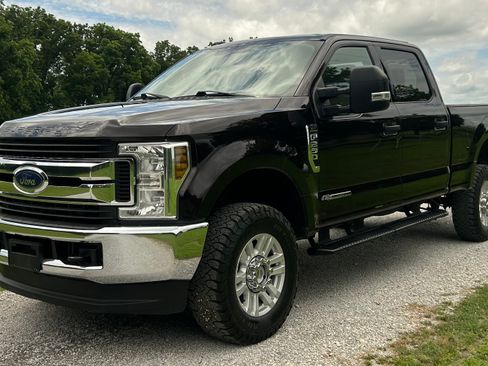 Used 2018 Ford F250 4x4 Crew Cab Super Duty image 8