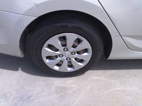 Used 2016 Hyundai Accent SE Sedan FWD image 30