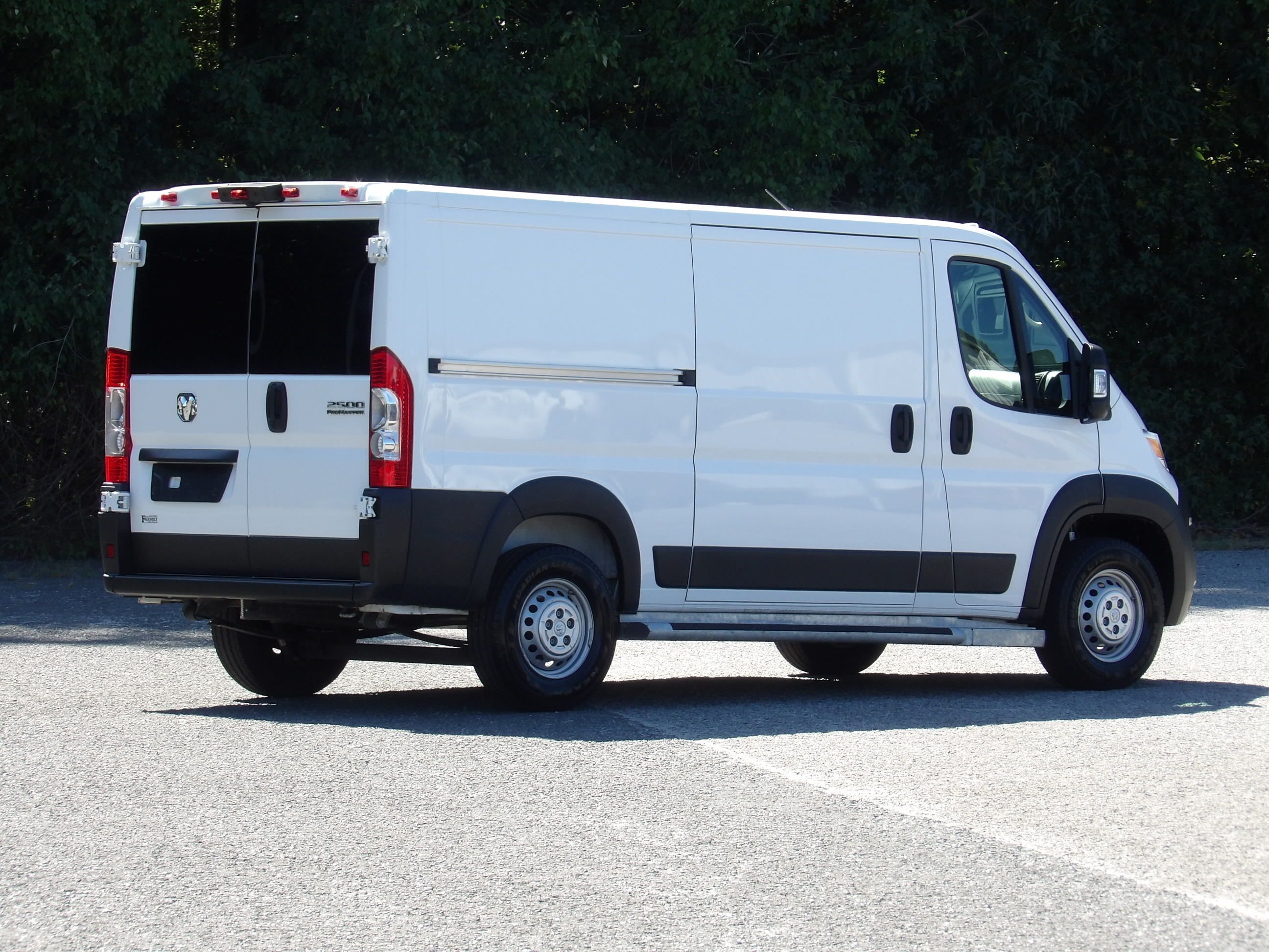 Used 2025 RAM ProMaster 2500 136 FWD image 9