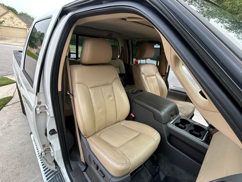 Used 2011 Ford F350 4x4 Crew Cab Lariat w/ FX4 Pkg image 16