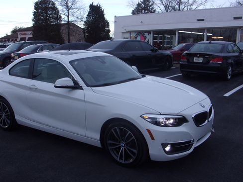 Used 2019 BMW 230i image 2