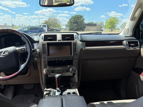 Used 2018 Lexus GX 460 AWD/4WD image 16
