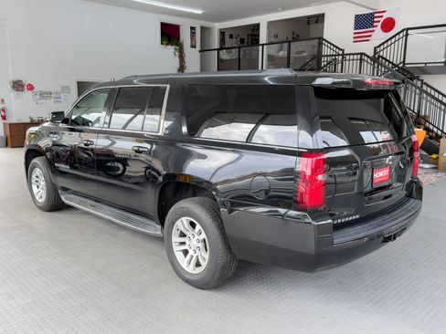 Used 2018 Chevrolet Suburban LT image 5