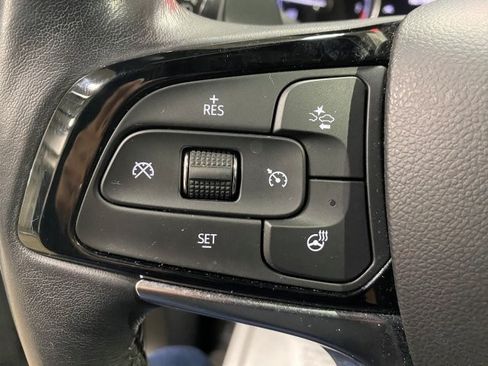 Used 2023 Buick Enclave FWD Essence image 17