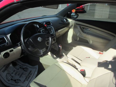 Used 2009 Volkswagen Eos Komfort FWD image 4